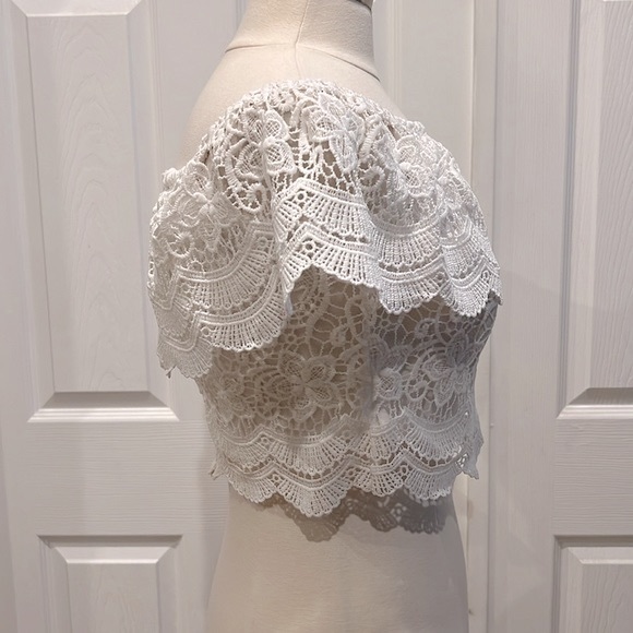 EUC AGACI Cropped Lacy Ruffle Off-The-Shoulder Top - Picture 7 of 14